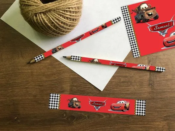 Lápis Carros Personalizado - feito à mão por Mi Papelaria Criativa