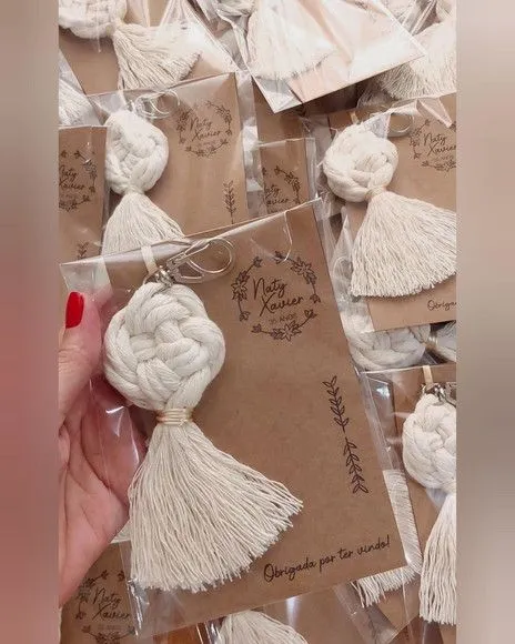 Chaveiro em Macramé - Aniversário - foto 2