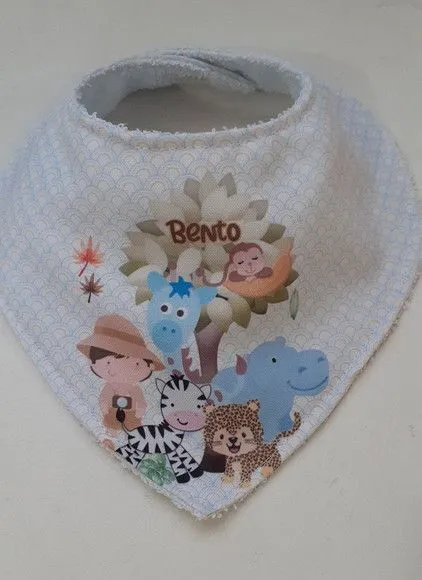 Babador Bandana Safari Baby - artesanato feito à mão por Innovare Studio