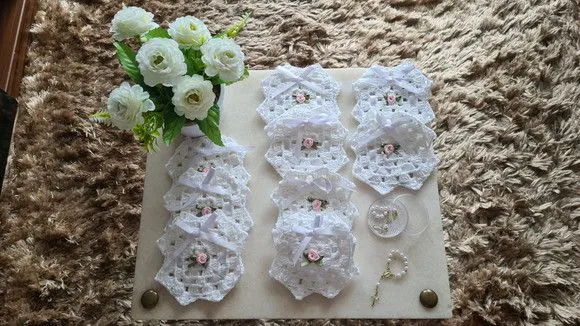 Kit 10 Mini Almofadinhas Crochê c/ Mini Terço (lembrancinha) - foto 3