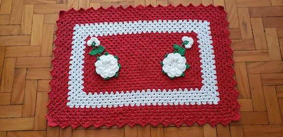 Jogo de Cozinha Crochê 03 Peças - Vermelho com Flores Branca - foto 3