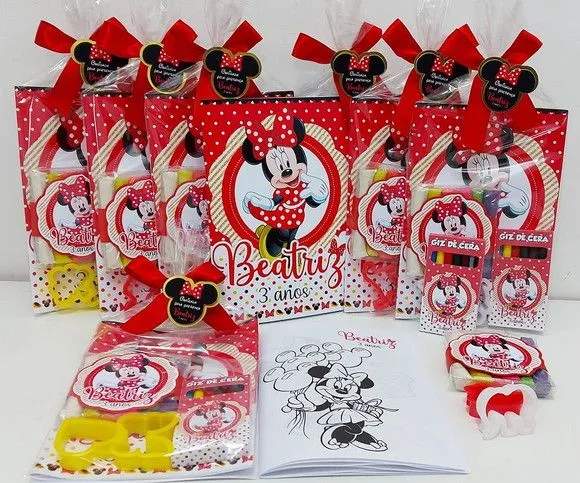 Revista Colorir Minnie Vermelho Personalizada - feito à mão por Mi Papelaria Criativa