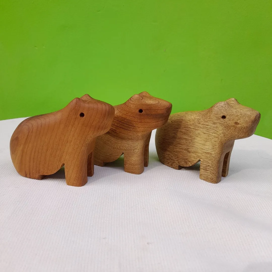 Capivara de madeira - foto 4