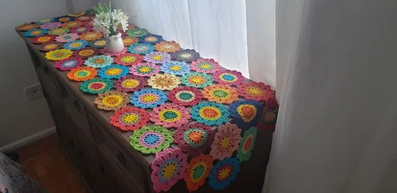 Trilho de Mesa em Crochê - Flores Japonesas (2,60 cm ) - foto 2