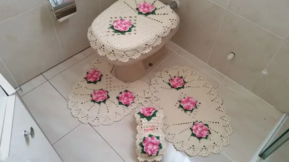 Jogo de Banheiro em Crochê Flor Camélia 4 Peças