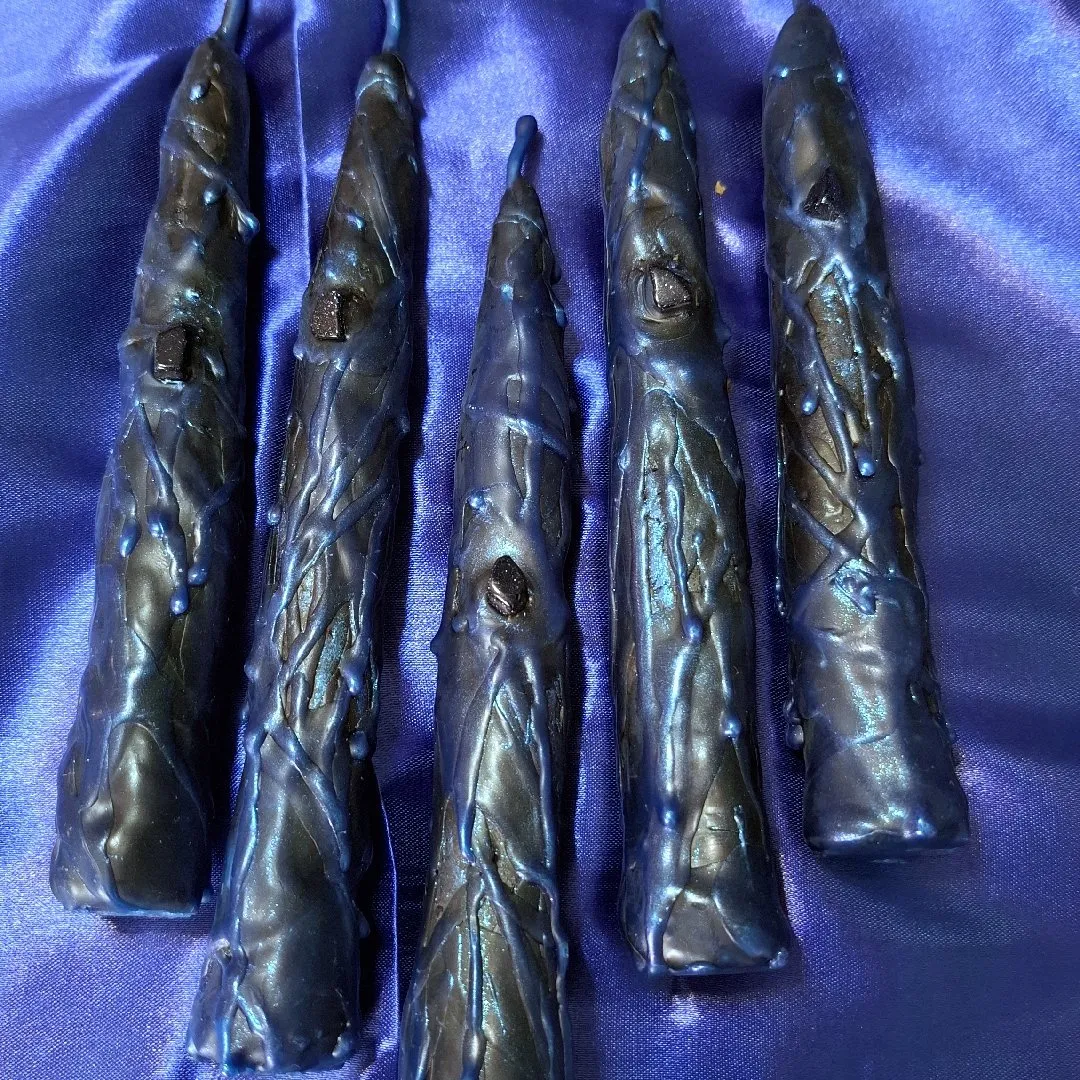 velas Nyx- Magnetismo Noturno - artesanato feito à mão por A Bruxa Cósmica