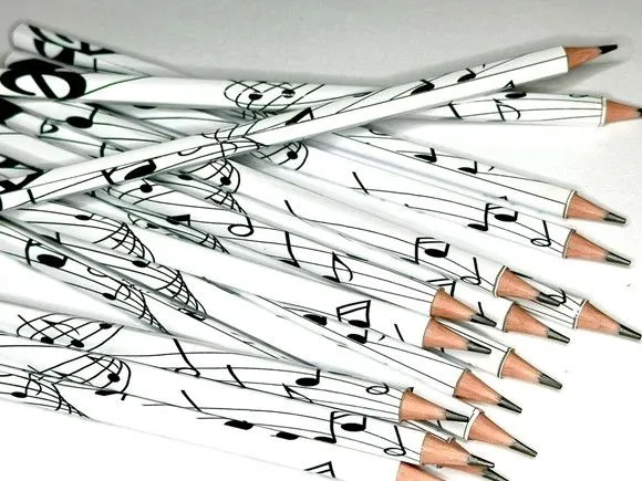 Lápis Notas Musicais Personalizado - feito à mão por Mi Papelaria Criativa