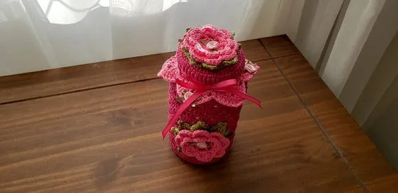 Capa para Potes 500 Grs em Crochê Magenta Flores Rosa