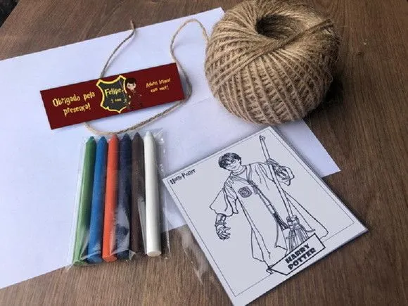 Kit Giz de cera Harry Potter Personalizado - feito à mão por Mi Papelaria Criativa