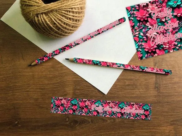 Lápis Dia da Mulheres Personalizado - artesanato feito à mão por creativitybynina
