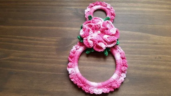 Porta Pano de Prato em Crochê Flor Rosa - foto 2