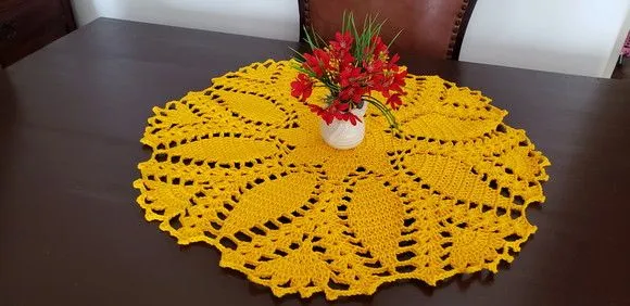 Centro de Mesa Crochê Amarelo 60 cm - foto 3