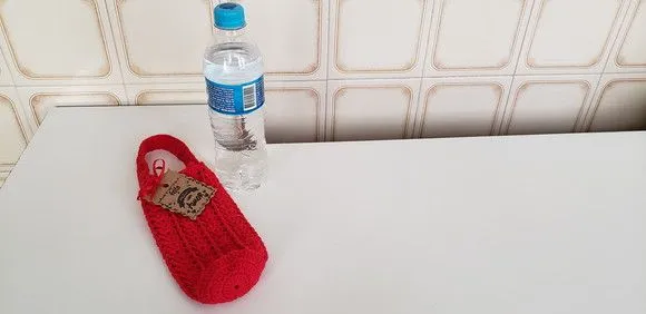 Capa para Garrafinha de Água Mineral 500ml Crochê - Vermelho - foto 2