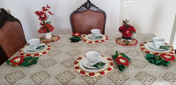 Sousplat em Crochê para Chá Motivo Framboesa - 12 Peças - artesanato de Mari Crochê feito com carinho!
