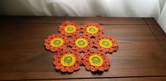 Toalhinha de Crochê Flor Japonesa (30 cm x 30 Cm) Telha - foto 2