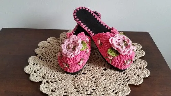 Chinelo de Quarto em Crochê - Flor Ipê - Número 38 - foto 3