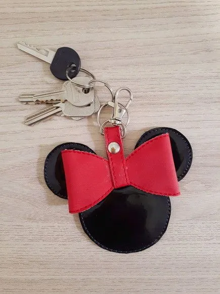 Chaveiro bordado MINNIE - artesanato feito à mão por Innovare Studio