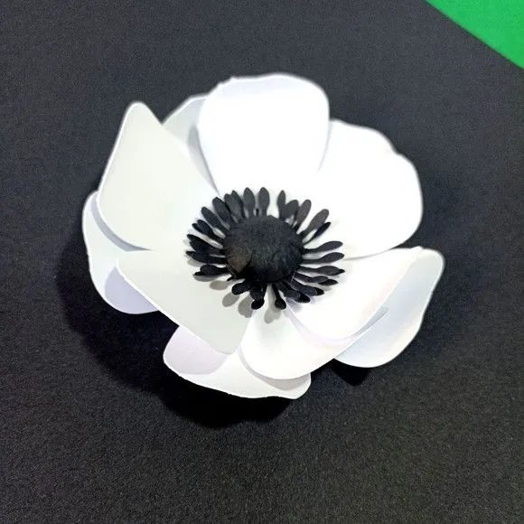 Flor Anêmona Branca em Papel Realista - foto 2