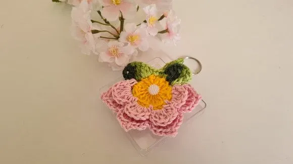 Chaveiro Florzinha em Crochê Rosa (lembrancinha ) - foto 4