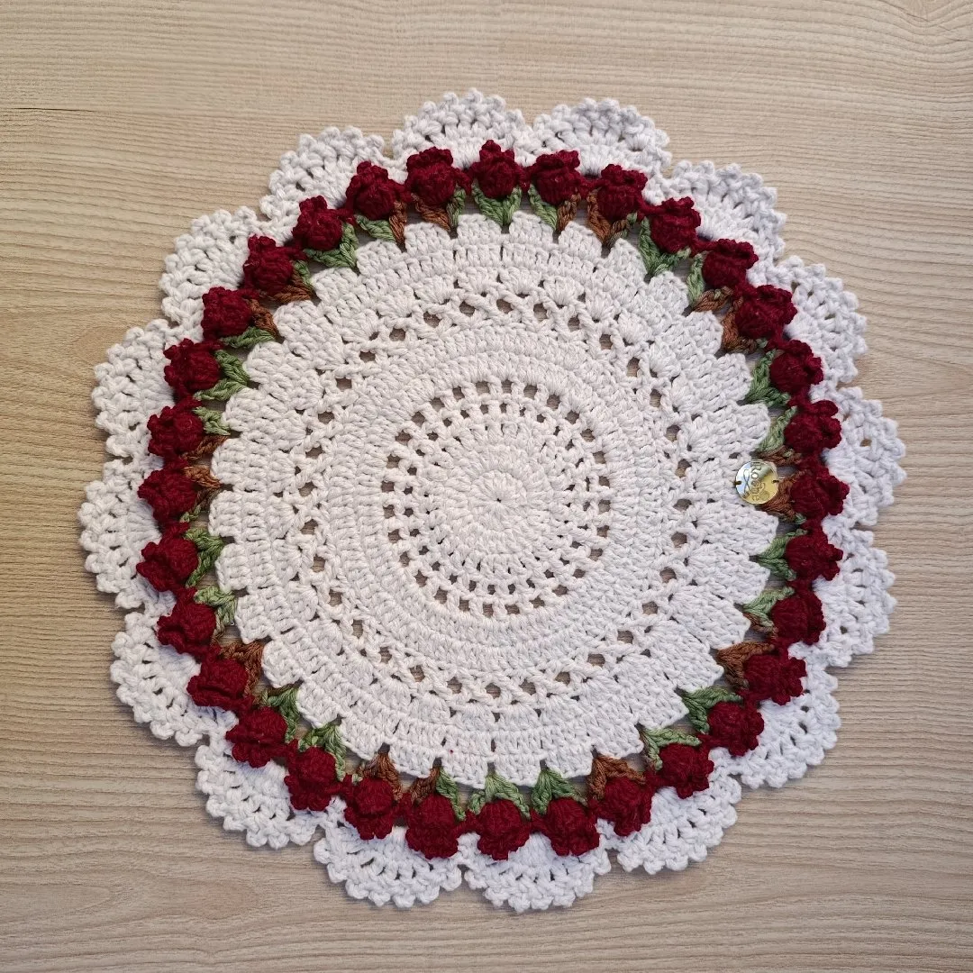 Sousplat de tulipa 🌷 - artesanato feito à mão por Roche.sousplat
