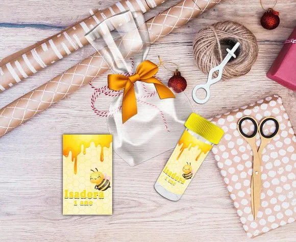 Bolha de Sabão Abelinha Personalizada - feito à mão por Artmanha Lembrancinhas