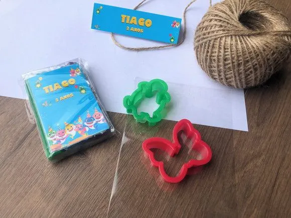 Massinha Modelar Baby Shark Personalizada - artesanato feito à mão por creativitybynina