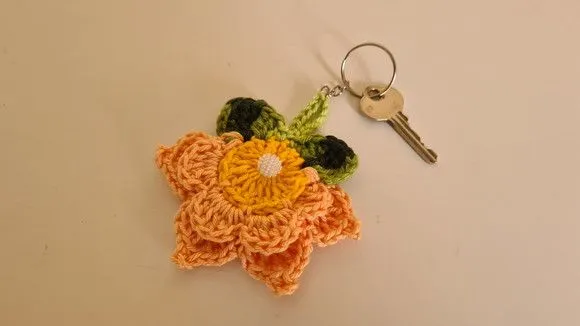 Chaveiro Florzinha em Crochê Pêssego (lembrancinha) - foto 4