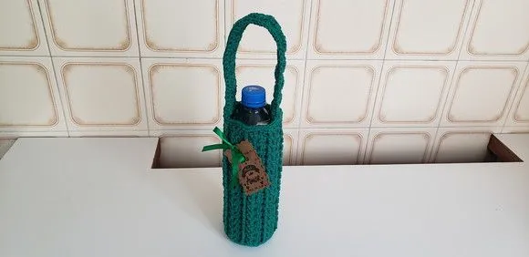 Capa para Garrafinha de Água Mineral em Crochê Folhagem