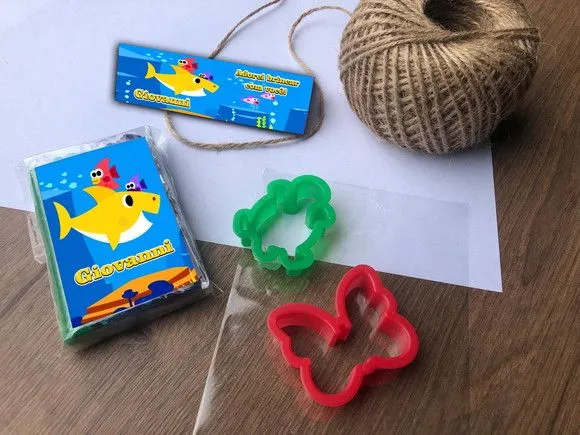 Massinha Modelar Baby Shark Personalizada - feito à mão por Mi Papelaria Criativa
