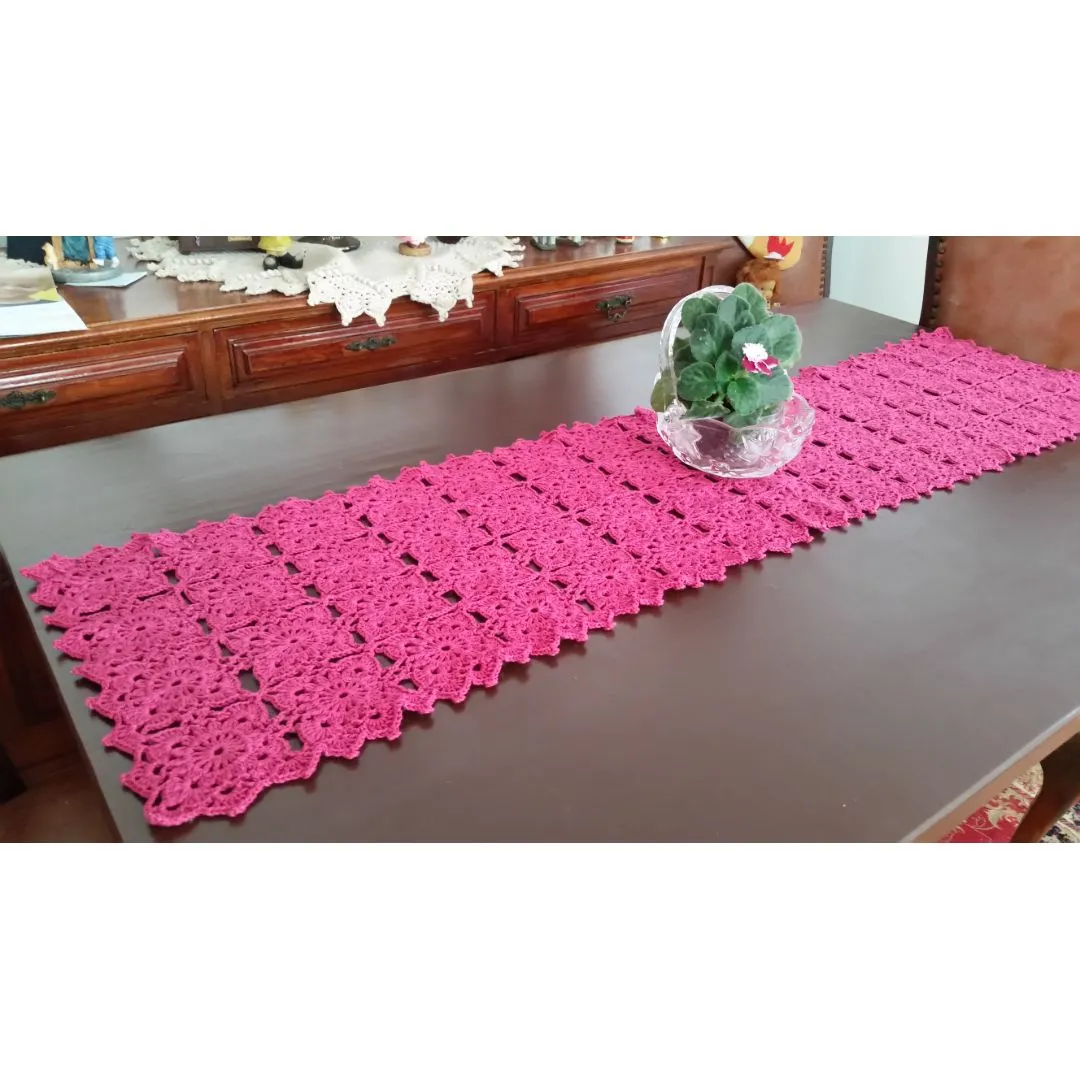 Caminho de Mesa em Crochê - Pink - artesanato de Mari Crochê feito com carinho!
