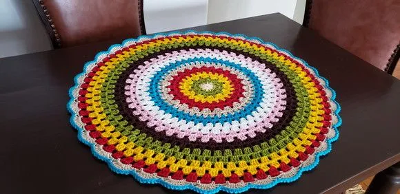 Centro de Mesa Crochê Colorido 70 cm - foto 4