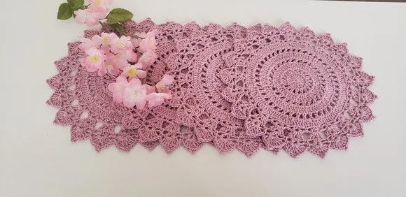 Jogo de 04 Toalhinhas em Crochê Rosa Velho (20 Cm) - artesanato de Mari Crochê feito com carinho!