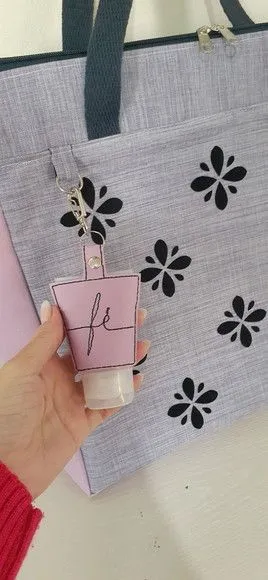 Porta álcool em gel - feito à mão por Innovare Studio