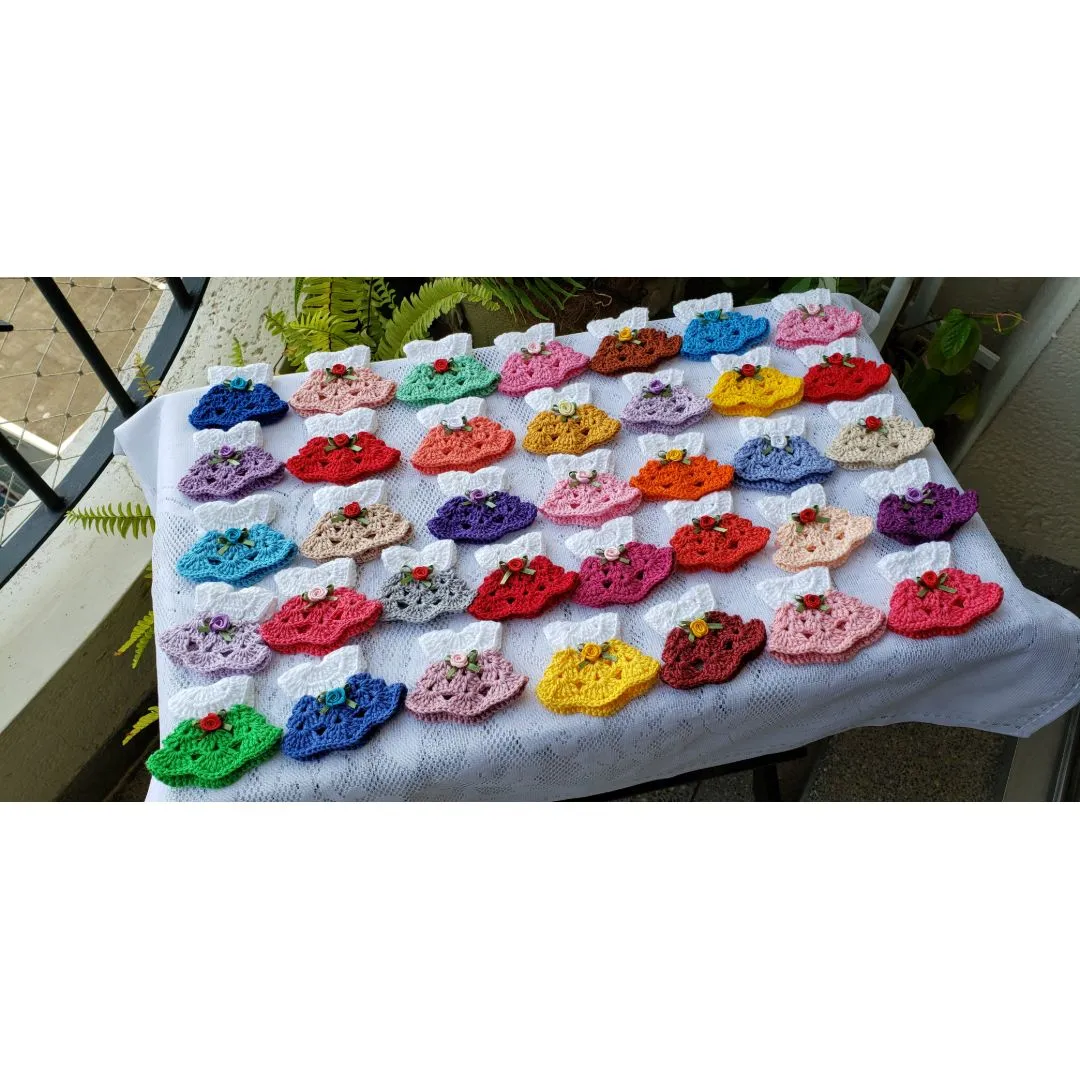 Imã Geladeira Crochê Mini Vestidinhos Coloridos - foto 3
