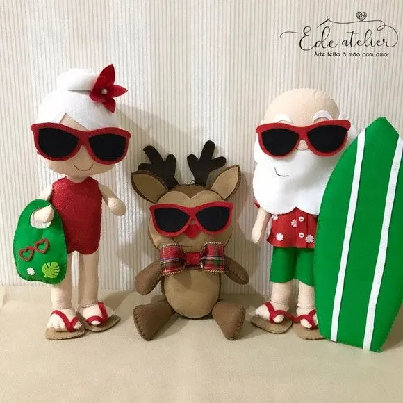 Casal Papai e Mamãe Noel Praiano em Pé + Rena