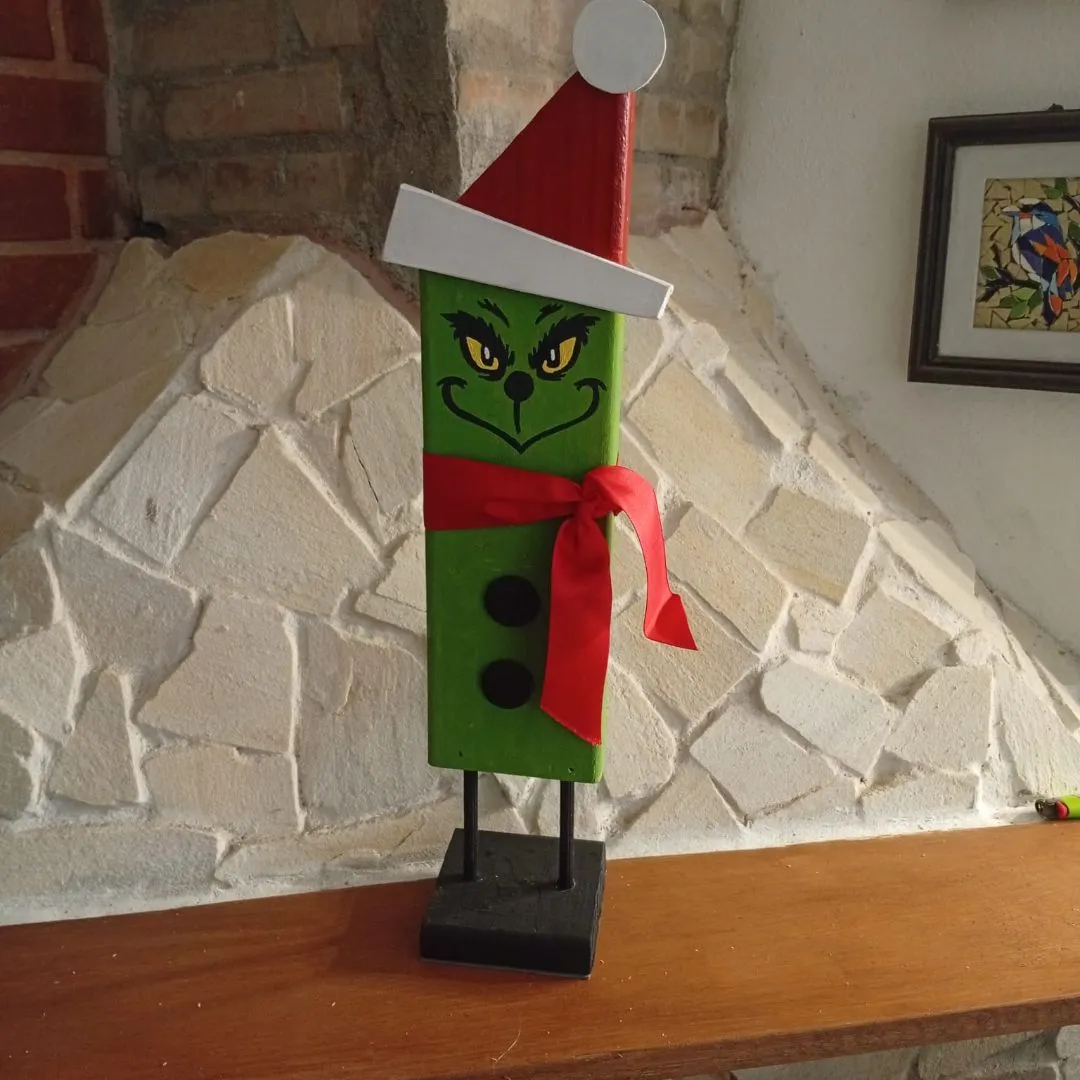 Grinch Natalino em Madeira – Decoração Artesanal Divertida - foto 2