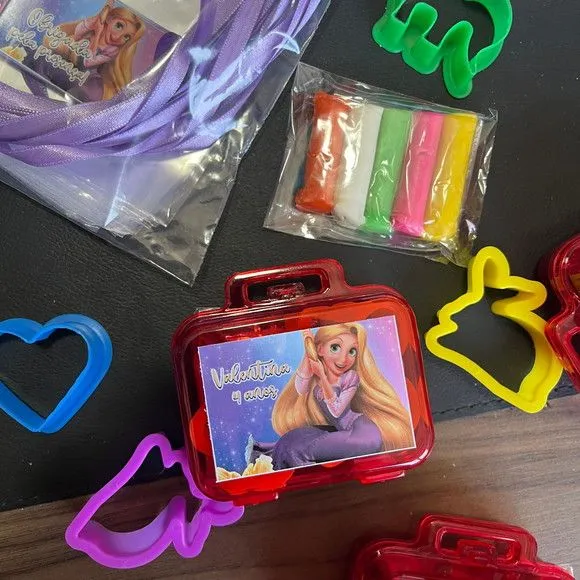 Maletinha Rapunzel Modelar Personalizada - feito à mão por Mi Papelaria Criativa