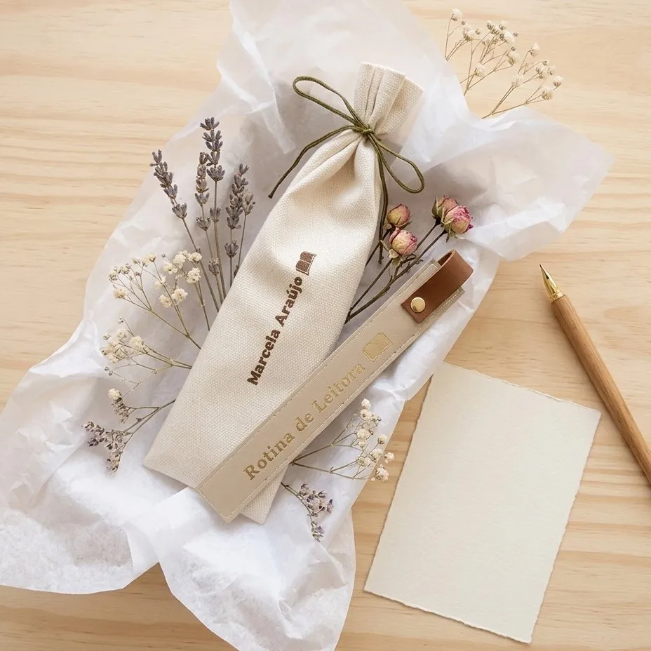 Kit Presente Marcador de Páginas Personalizado com Porta-Caneta e Saquinho de Linho - foto 6
