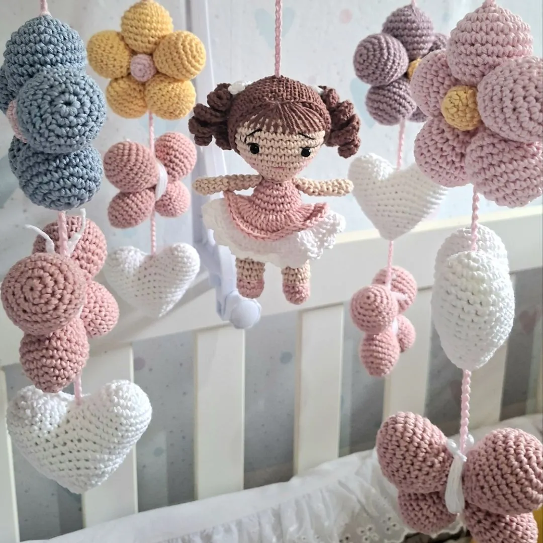 Móbile boneca amigurumi - foto 6