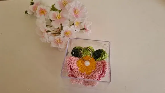 Chaveiro Florzinha em Crochê Rosa (lembrancinha ) - foto 5