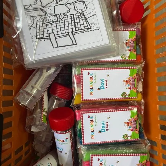 Kit Massinha + Giz + Bolha Pique Nique Personalizado - feito à mão por Mi Papelaria Criativa