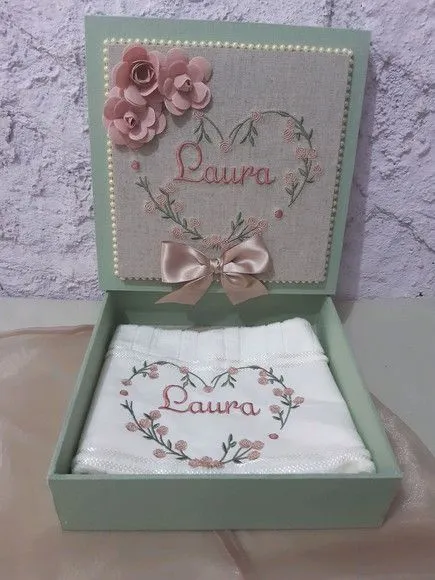 Caixa decorada com toalha - artesanato feito à mão por Ateliê cantinho do bebê