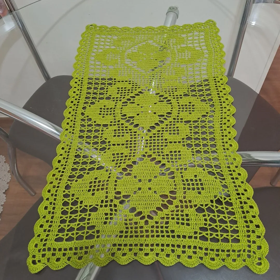 Caminho de mesa em crochê - foto 2