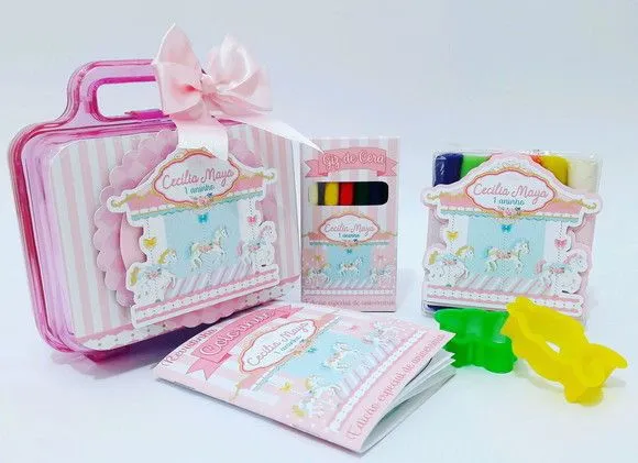 Maleta Carrossel Personalizada - feito à mão por Mi Papelaria Criativa