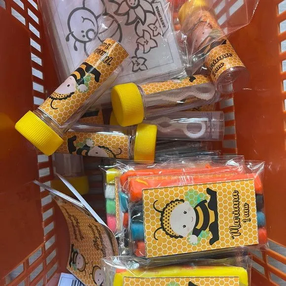 Kit Massinha + Giz + Bolha Abelinha Personalizado - feito à mão por Mi Papelaria Criativa