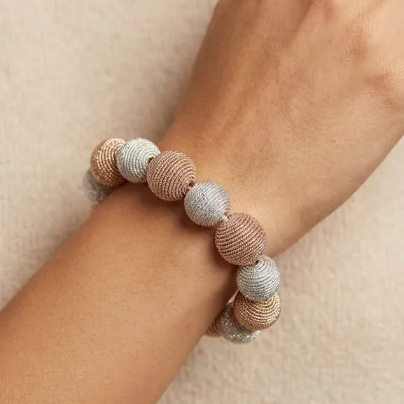 Pulseira de bolas brilhosas