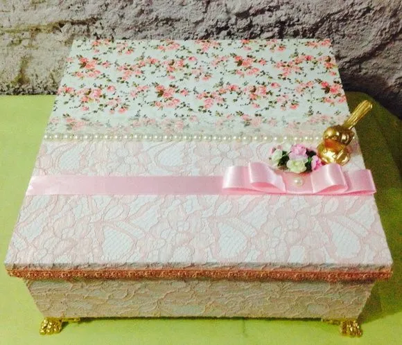 Caixa decorada - artesanato feito à mão por Ateliê cantinho do bebê
