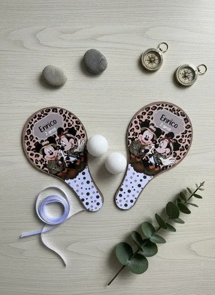Raquete Ping Pong - Mickey e Minnie Safari - feito à mão por Mi Papelaria Criativa