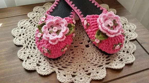 Chinelo de Quarto em Crochê - Flor Ipê - Número 34 - foto 4