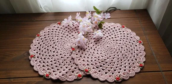 Sousplat para 02 Pessoas em Crochê - Rosa Cristal - artesanato de Mari Crochê feito com carinho!